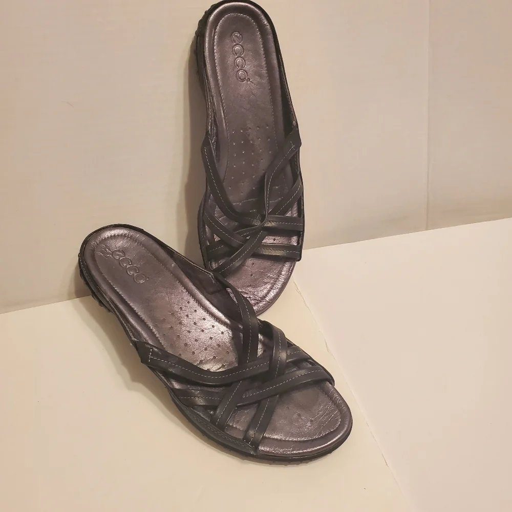 Black Leather Ecco Slides / Sandals, Sz 41 - Picture 2 of 8